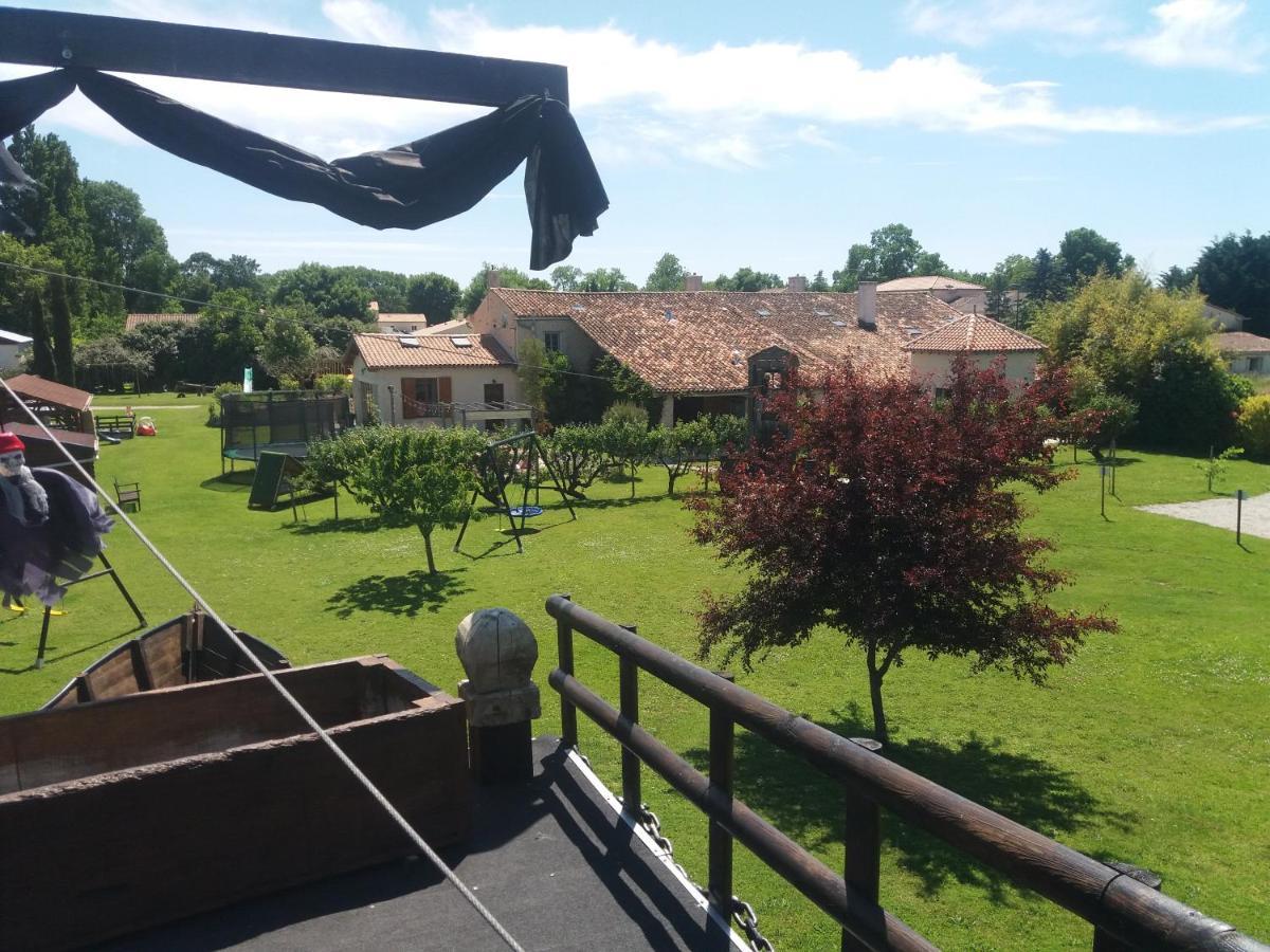 La Pommeraie Nantillé Exteriör bild